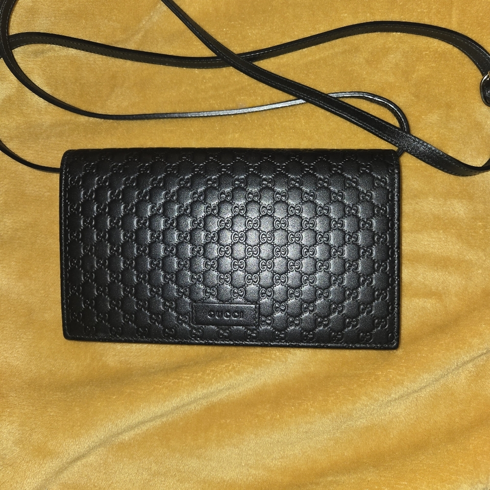 USED Gucci black Micro GG Guccissima crossbody wallet bag purse